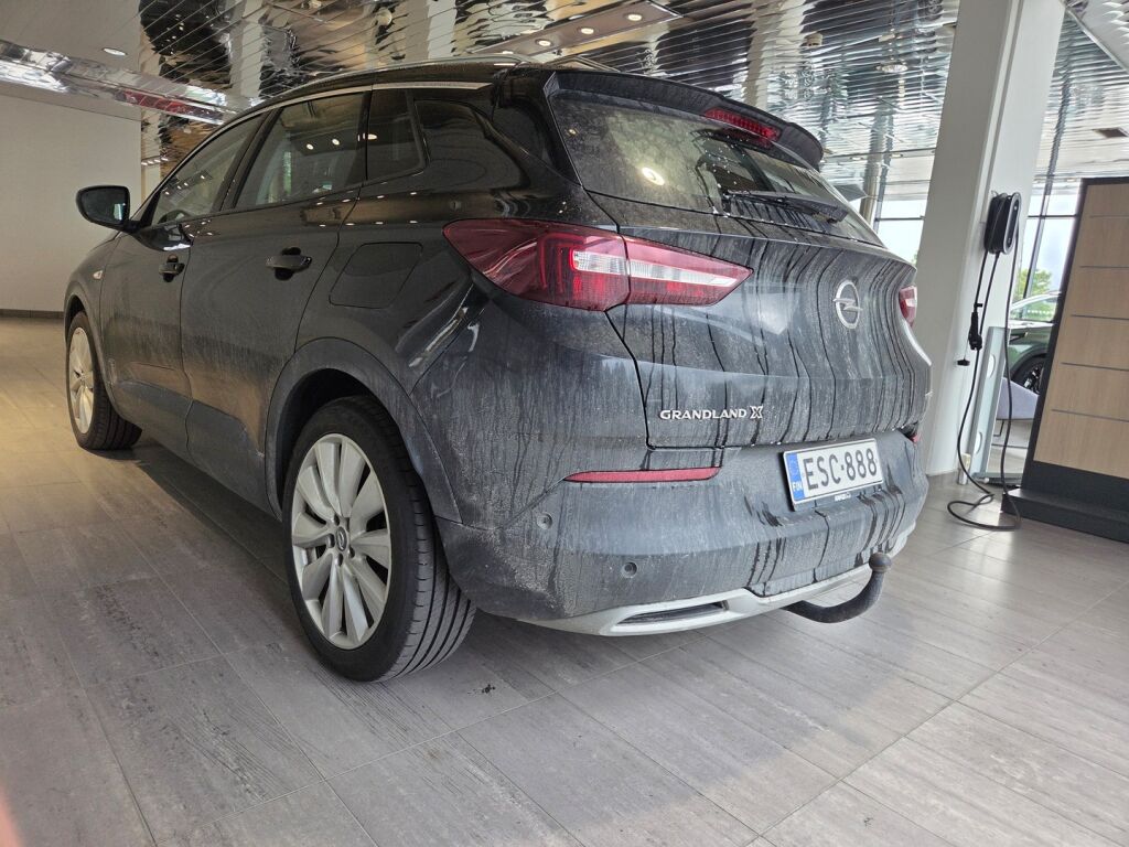 Opel Grandland X 2020 Musta