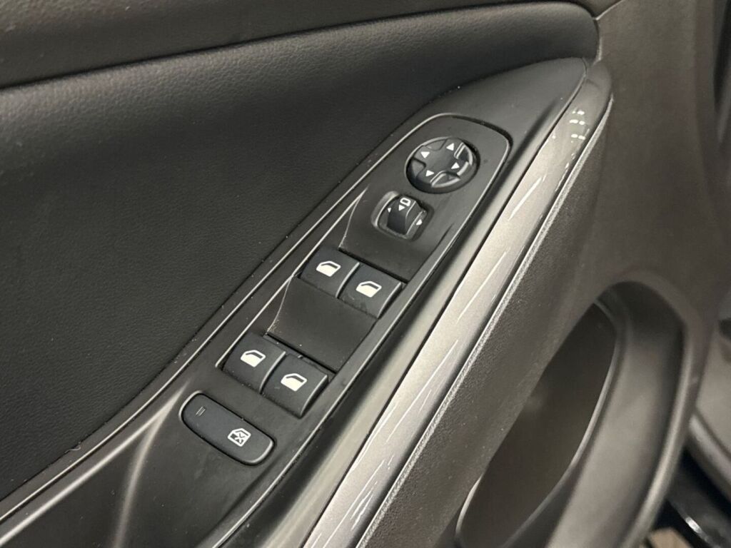 Opel Grandland X 2020 Musta