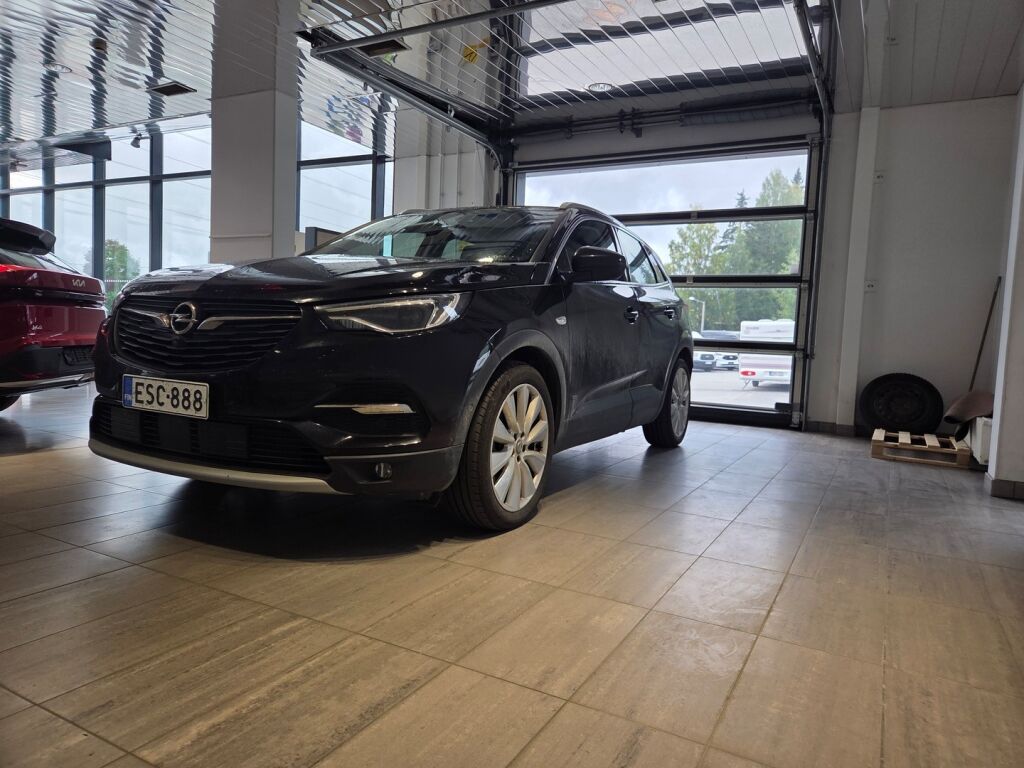 Opel Grandland X 2020 Musta