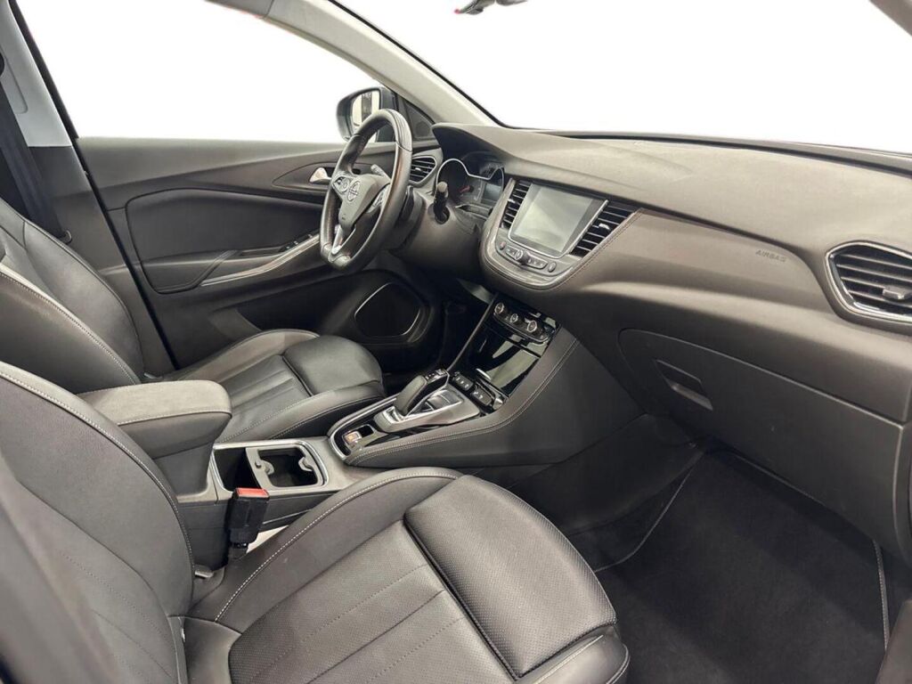 Opel Grandland X 2020 Musta