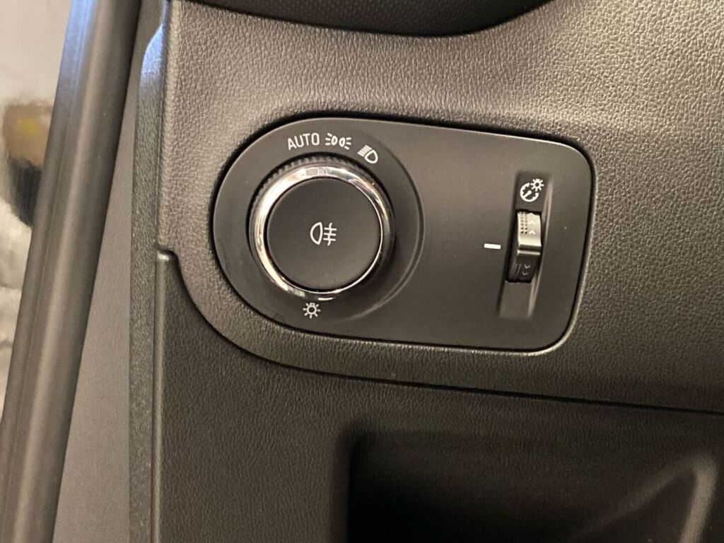 Opel Crossland X 2020 Musta
