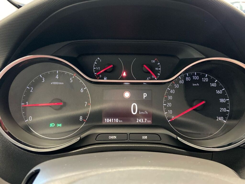 Opel Crossland X 2020 Musta