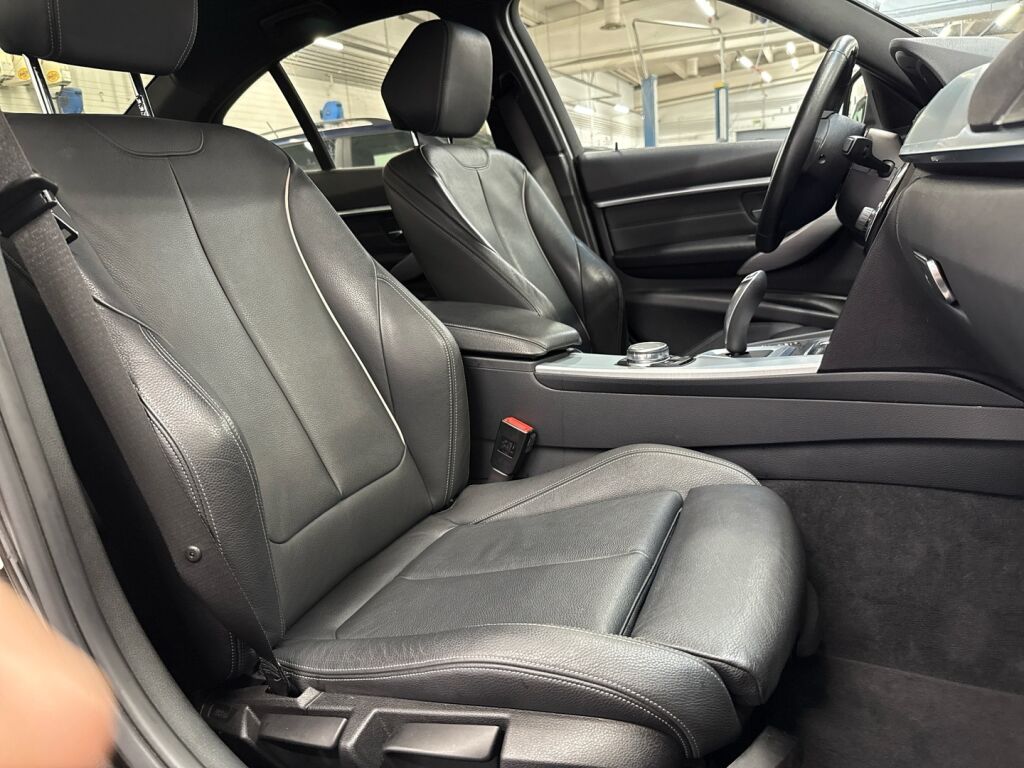 BMW 330 2017 Ruskea (beige)