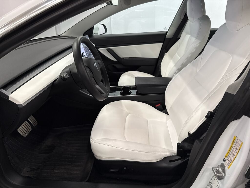 Tesla Model 3 2020 Valkoinen