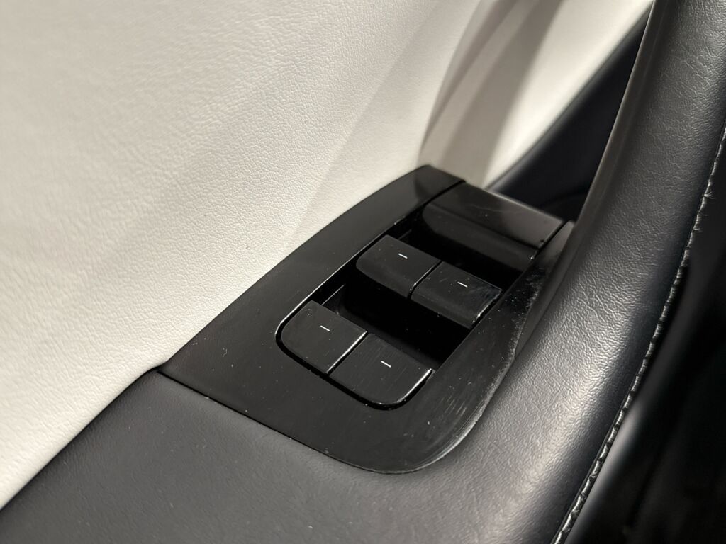 Tesla Model 3 2020 Valkoinen