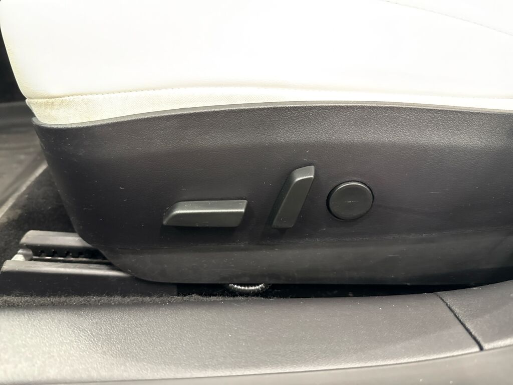 Tesla Model 3 2020 Valkoinen