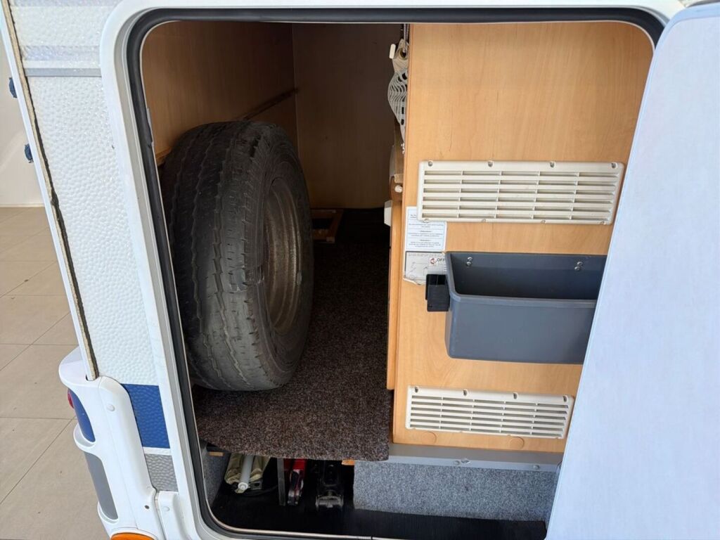 Dethleffs Globebus 2008 Valkoinen
