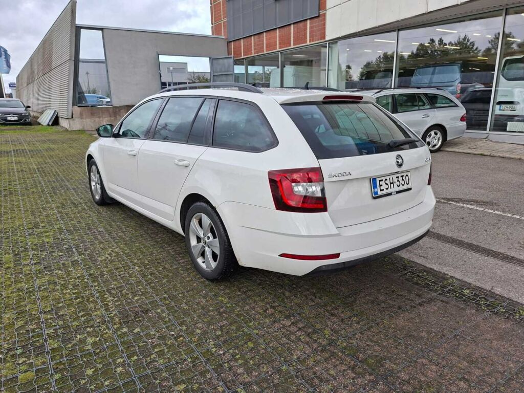 Skoda Octavia 2020 Valkoinen
