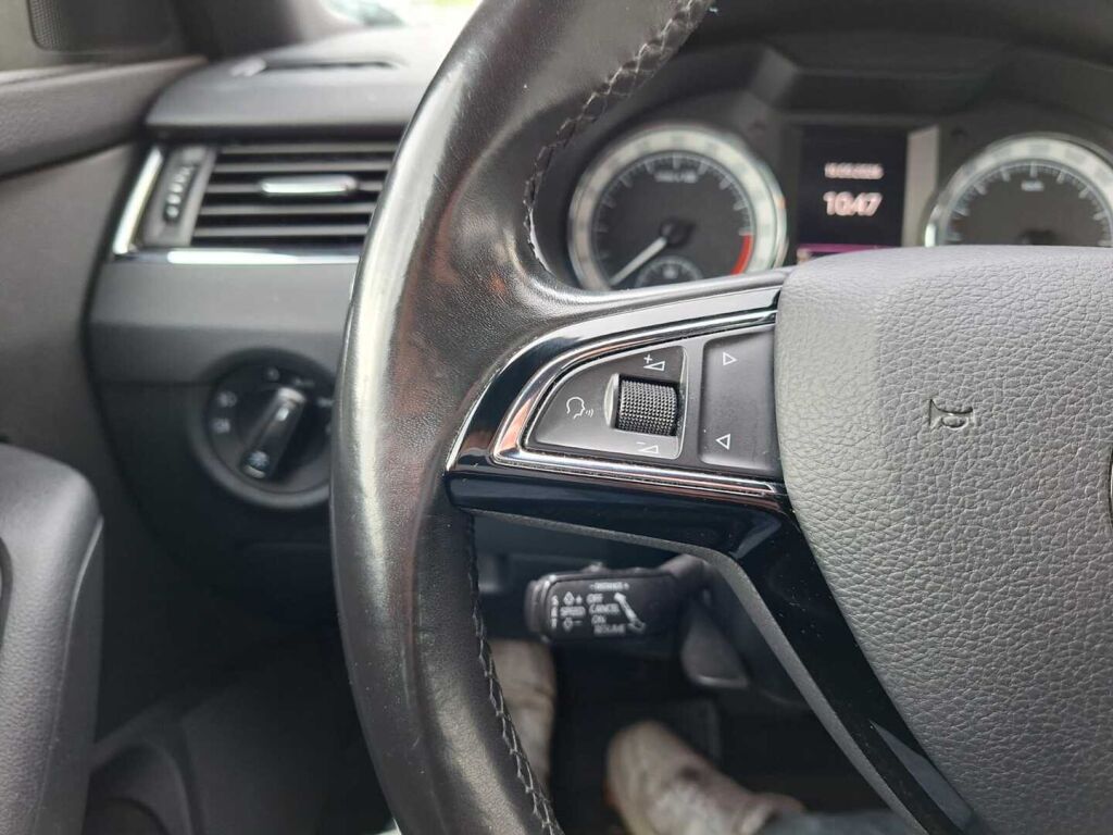 Skoda Octavia 2020 Valkoinen