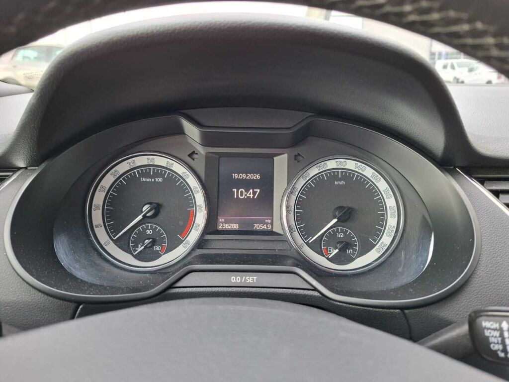 Skoda Octavia 2020 Valkoinen