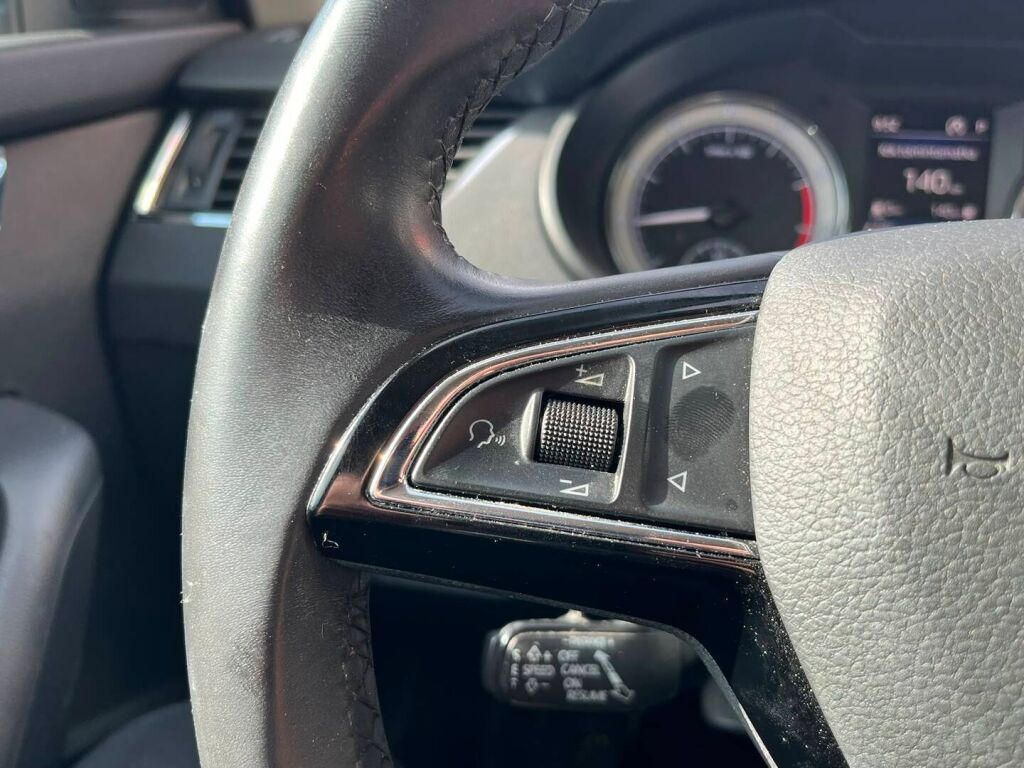 Skoda Octavia 2020 Harmaa