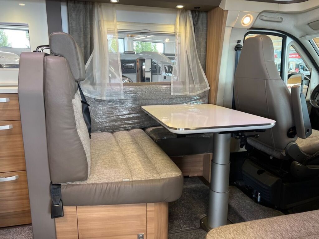 Adria CORAL SUPREME 670SL 2020 Harmaa