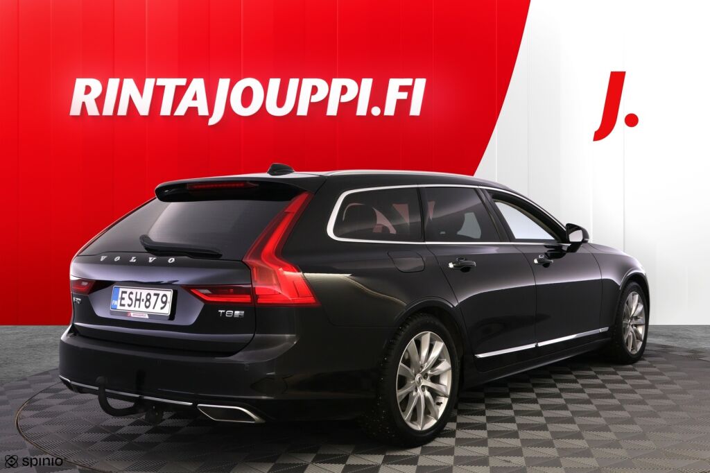 Volvo V90 2020 Musta