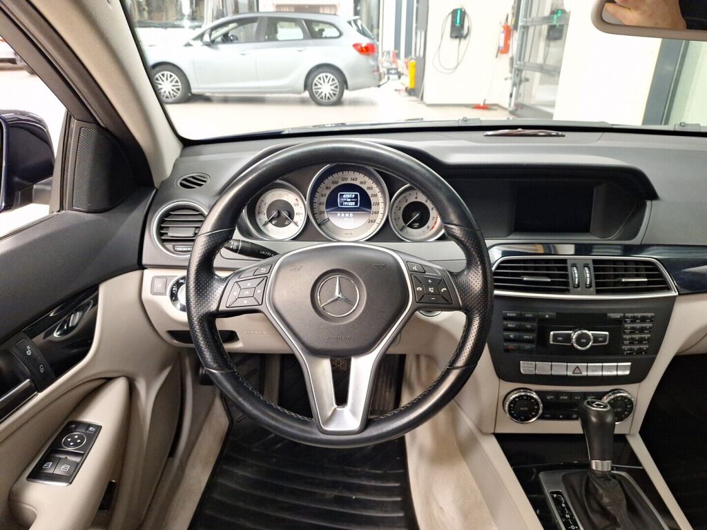 Mercedes-Benz C 2011 Sininen