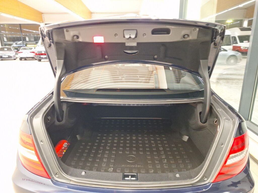 Mercedes-Benz C 2011 Sininen