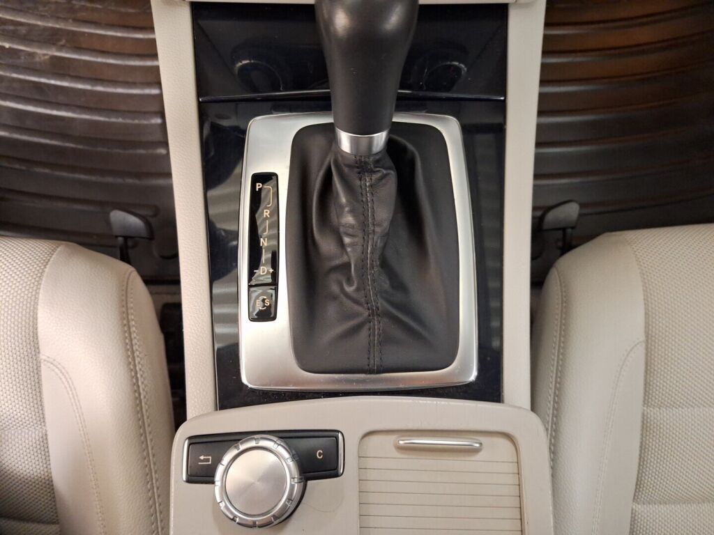 Mercedes-Benz C 2011 Sininen