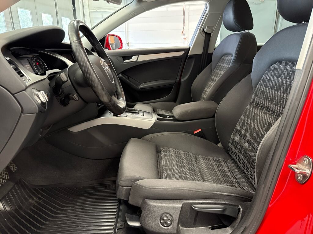 Audi A4 2011 Punainen