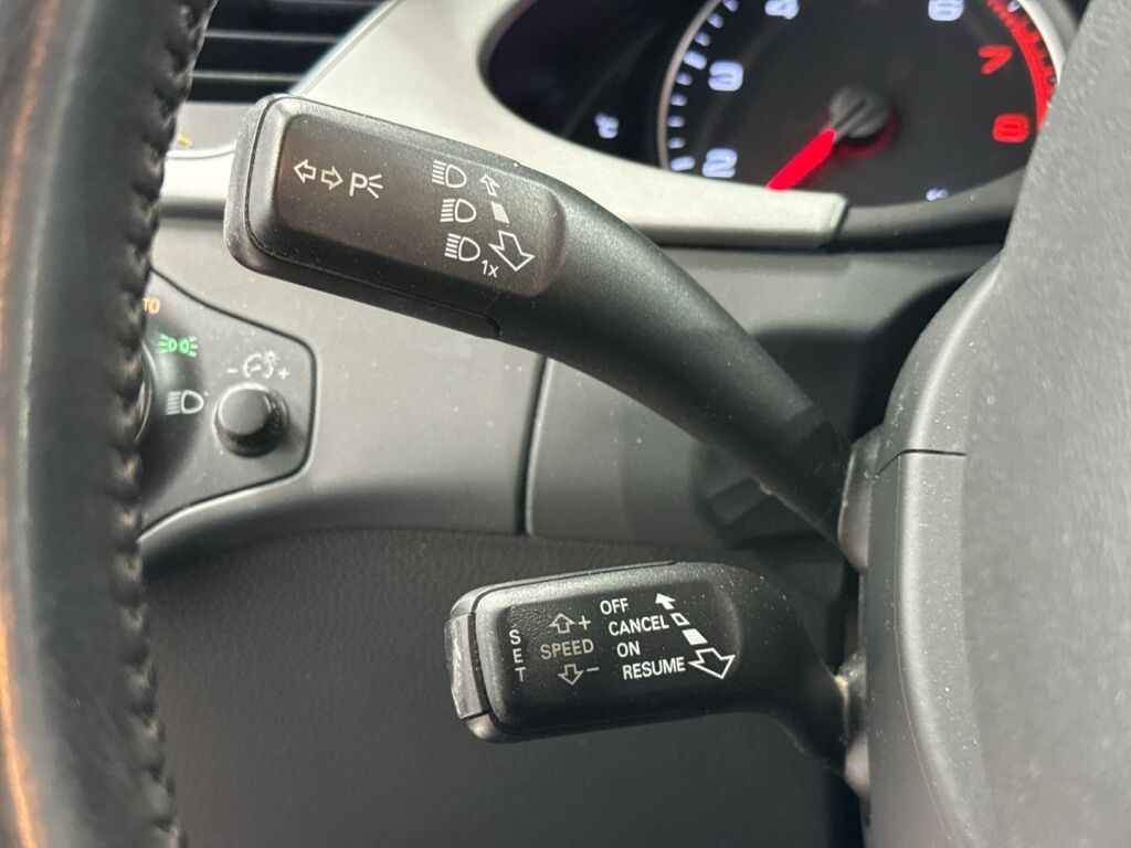 Audi A4 2011 Punainen