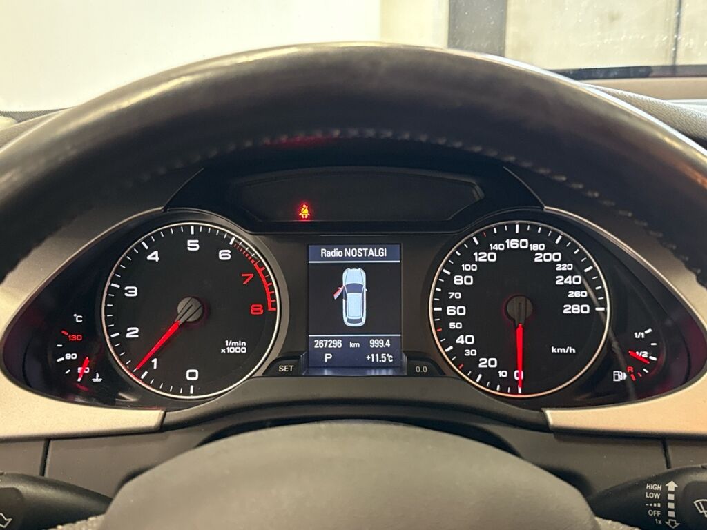 Audi A4 2011 Punainen