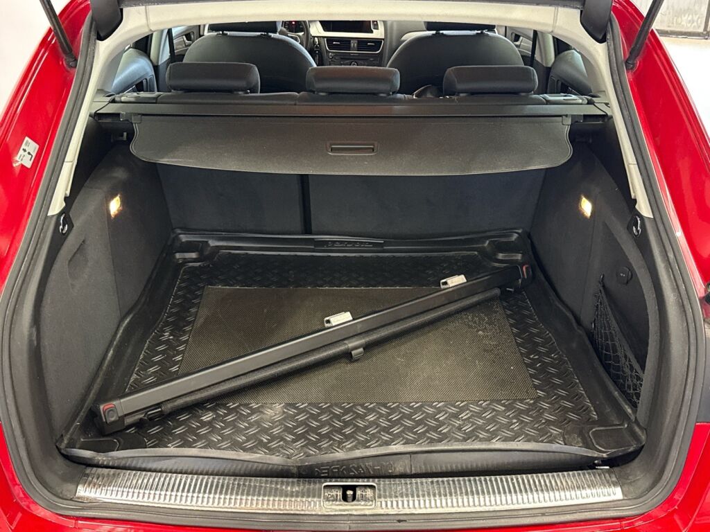 Audi A4 2011 Punainen