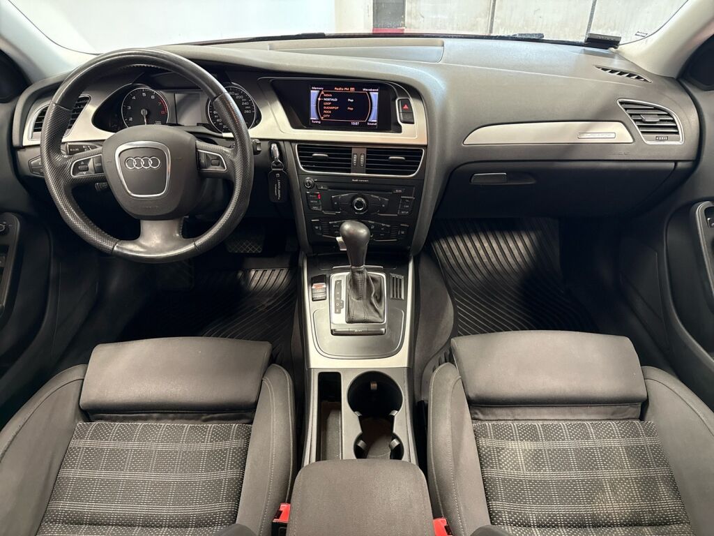 Audi A4 2011 Punainen