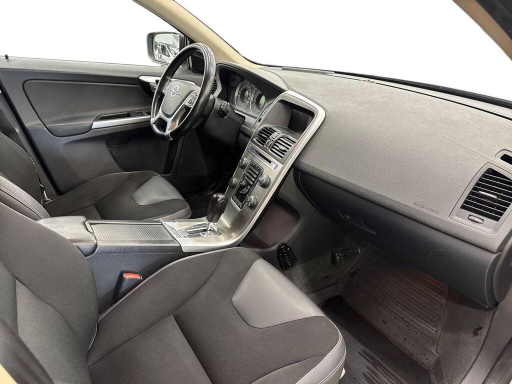 Volvo XC60 2011 Harmaa