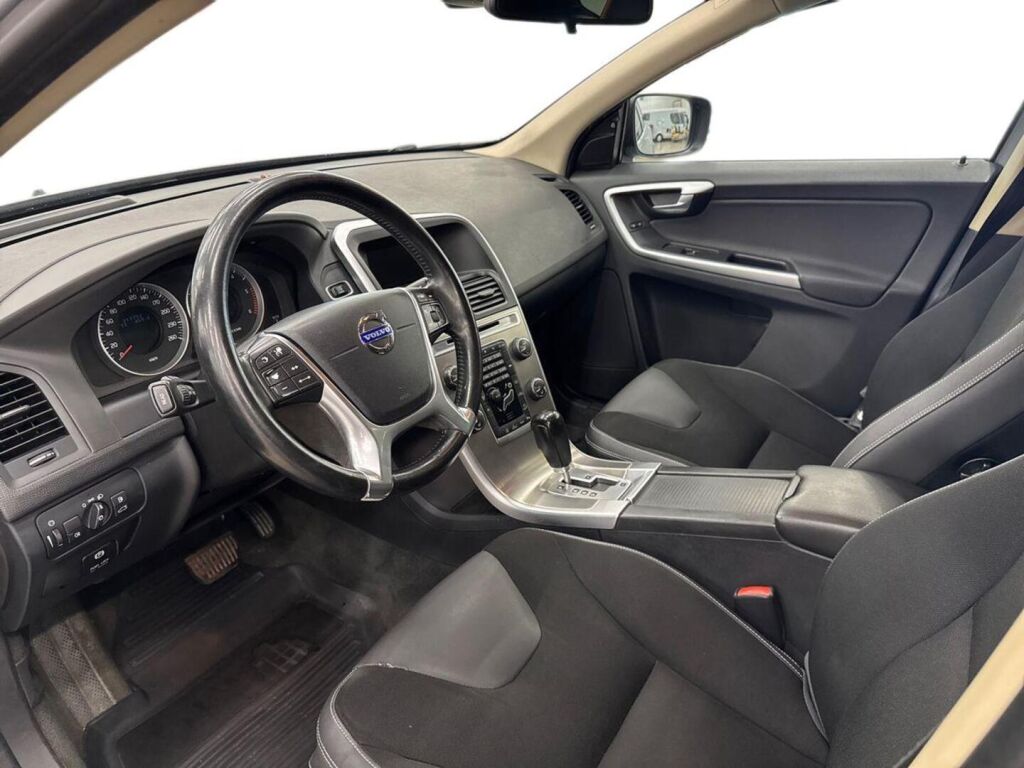 Volvo XC60 2011 Harmaa
