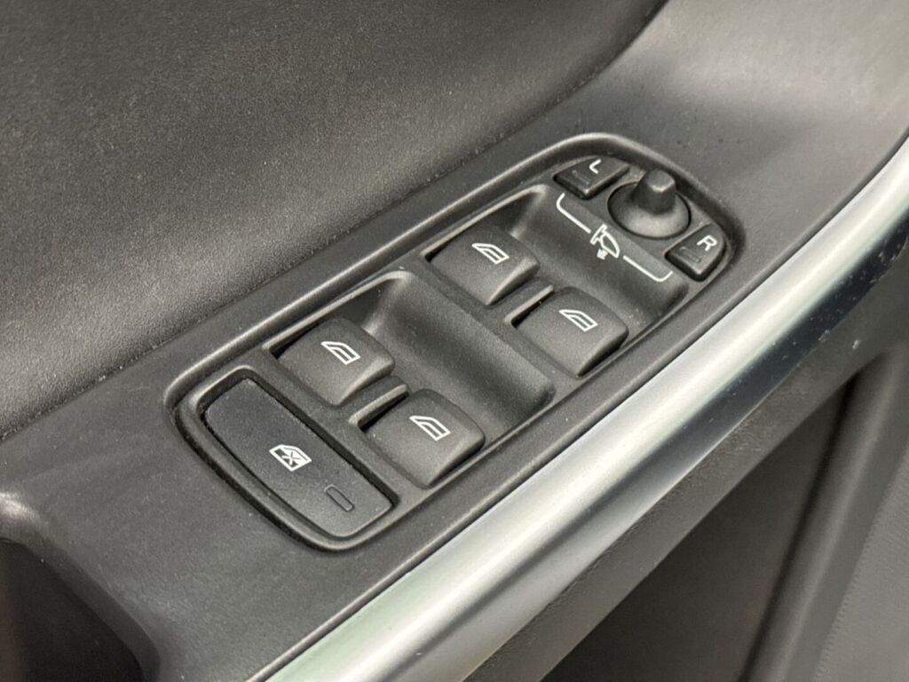 Volvo XC60 2011 Harmaa