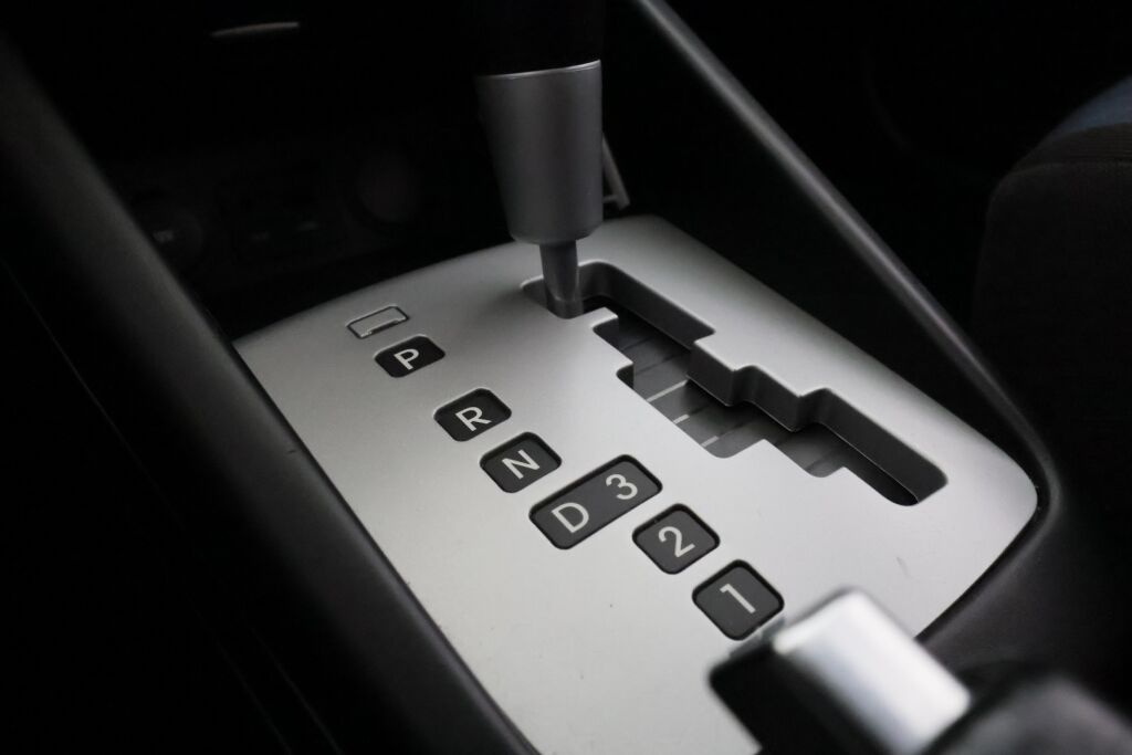 Kia Ceed 2011 Ruskea (beige)