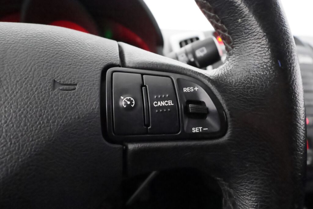 Kia Ceed 2011 Ruskea (beige)