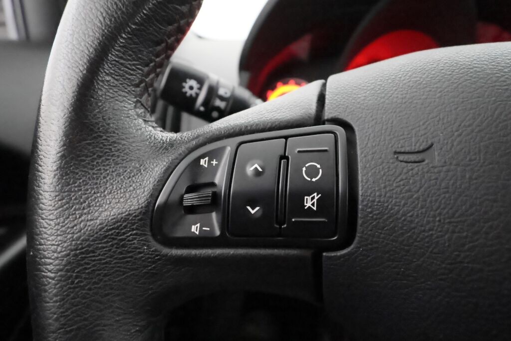 Kia Ceed 2011 Ruskea (beige)