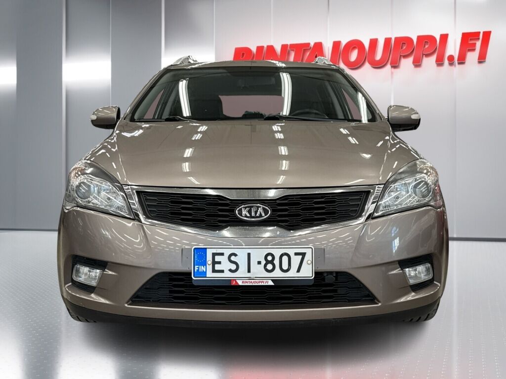 Kia Ceed 2011 Ruskea (beige)