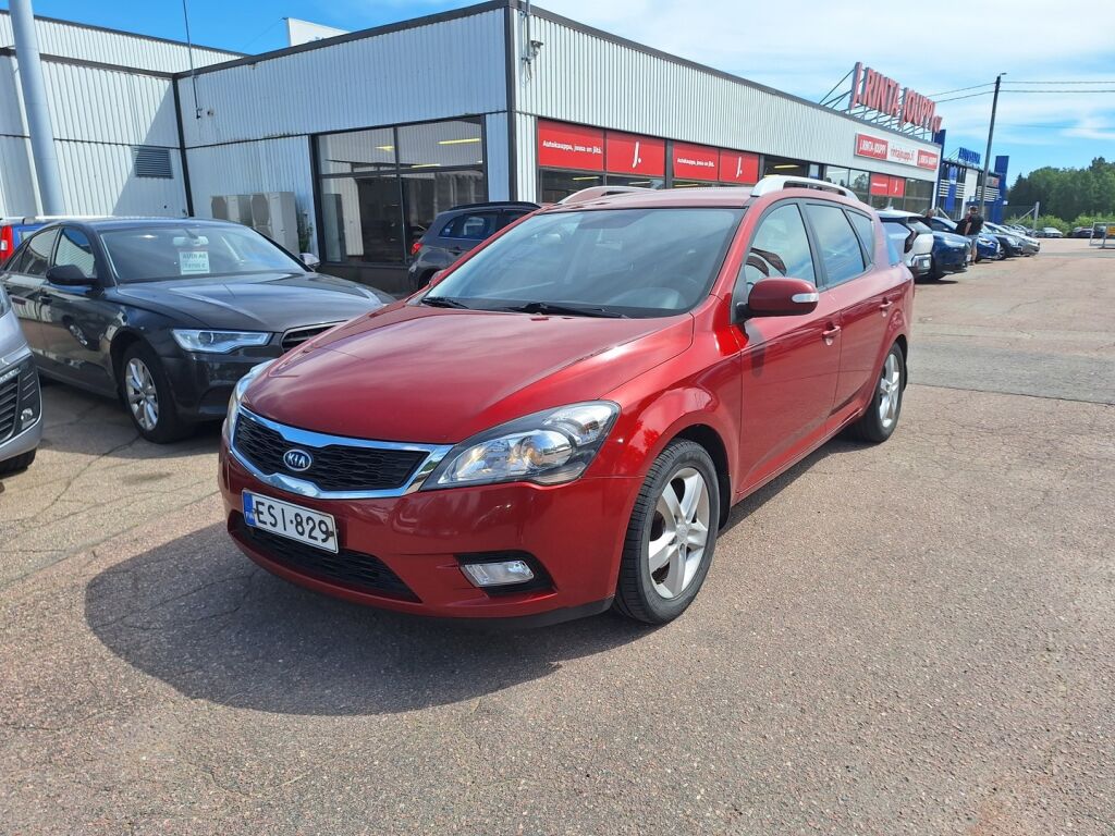 Kia Ceed 2011 Punainen