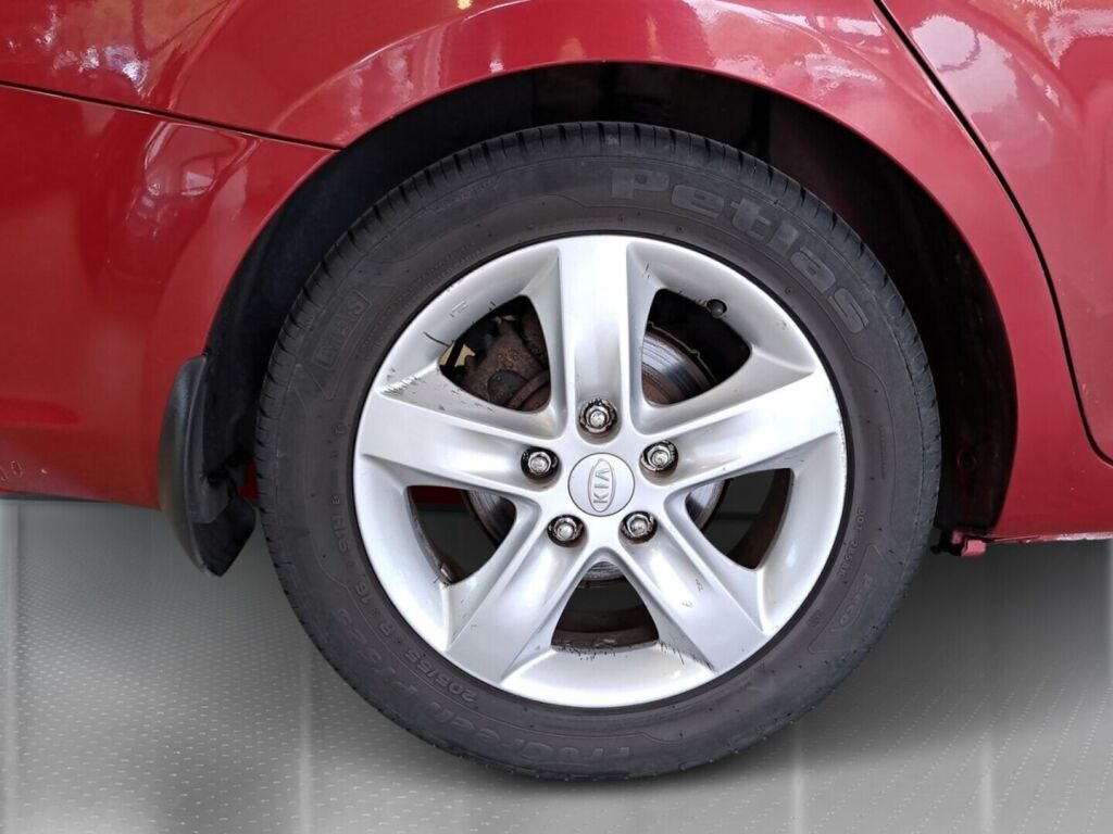 Kia Ceed 2011 Punainen