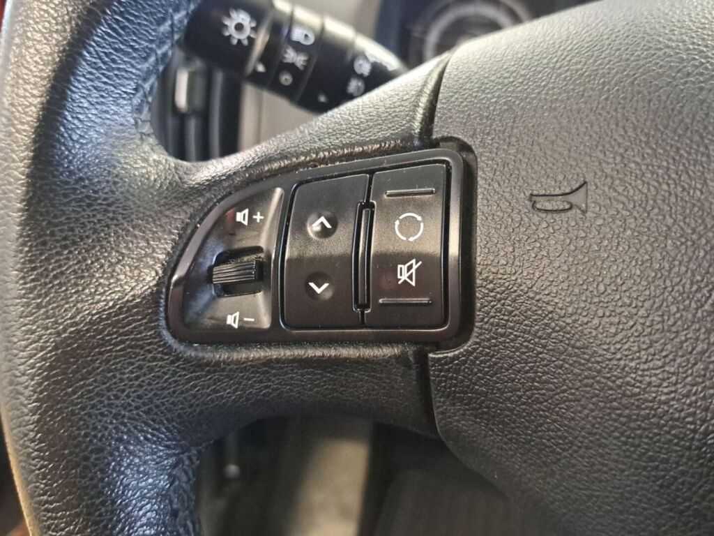 Kia Ceed 2011 Punainen
