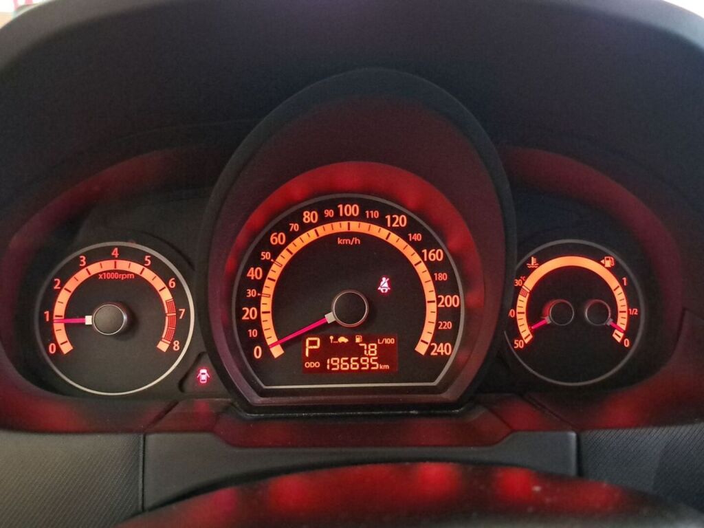 Kia Ceed 2011 Punainen