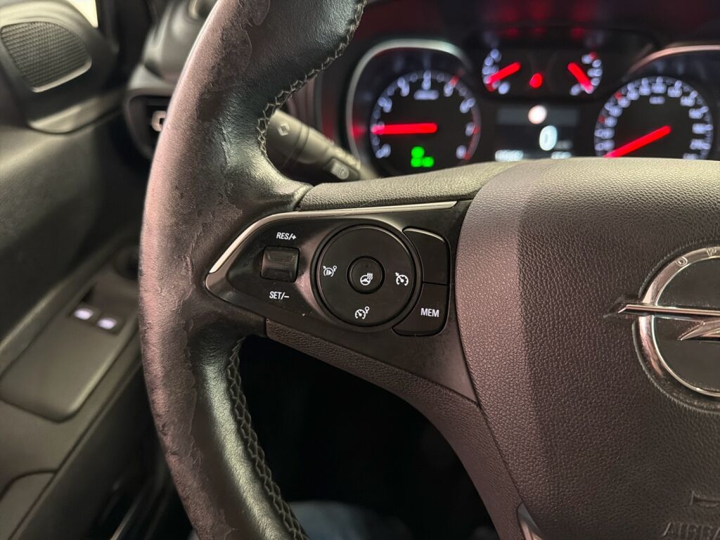 Opel Combo 2020 Musta