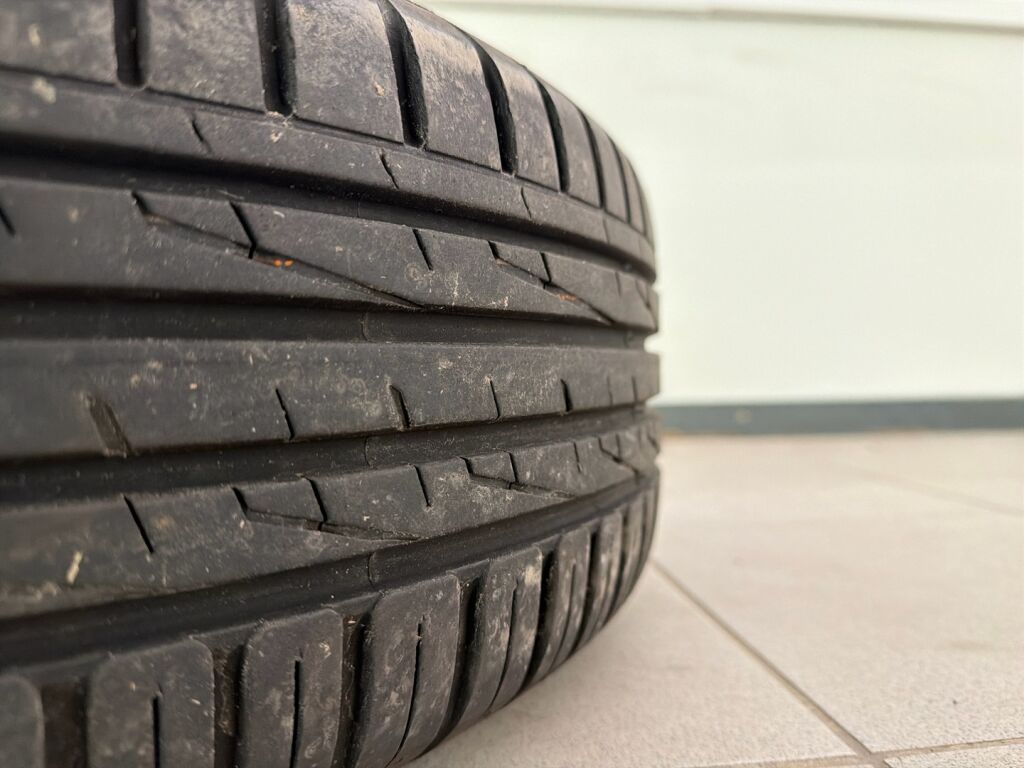 Opel Combo 2020 Musta