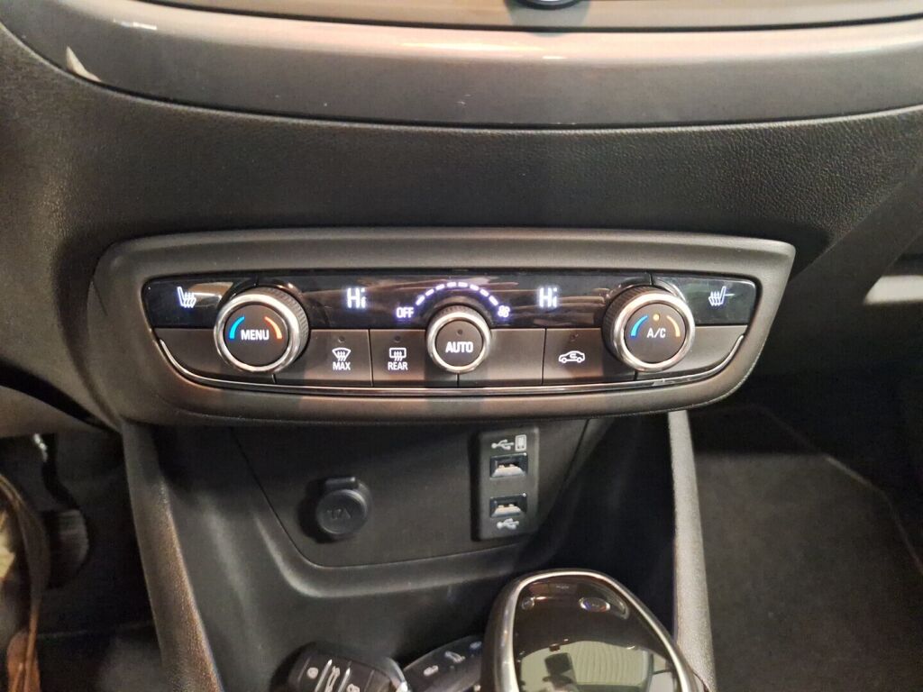 Opel Crossland X 2020 Punainen