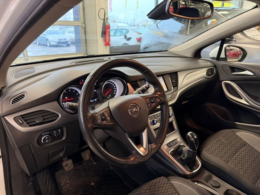 Opel Astra 2020 Valkoinen