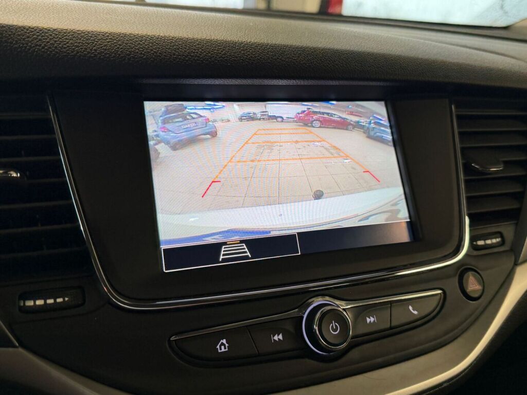 Opel Astra 2020 Valkoinen