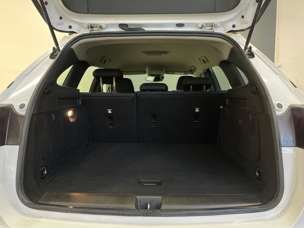 Opel Astra 2020 Valkoinen