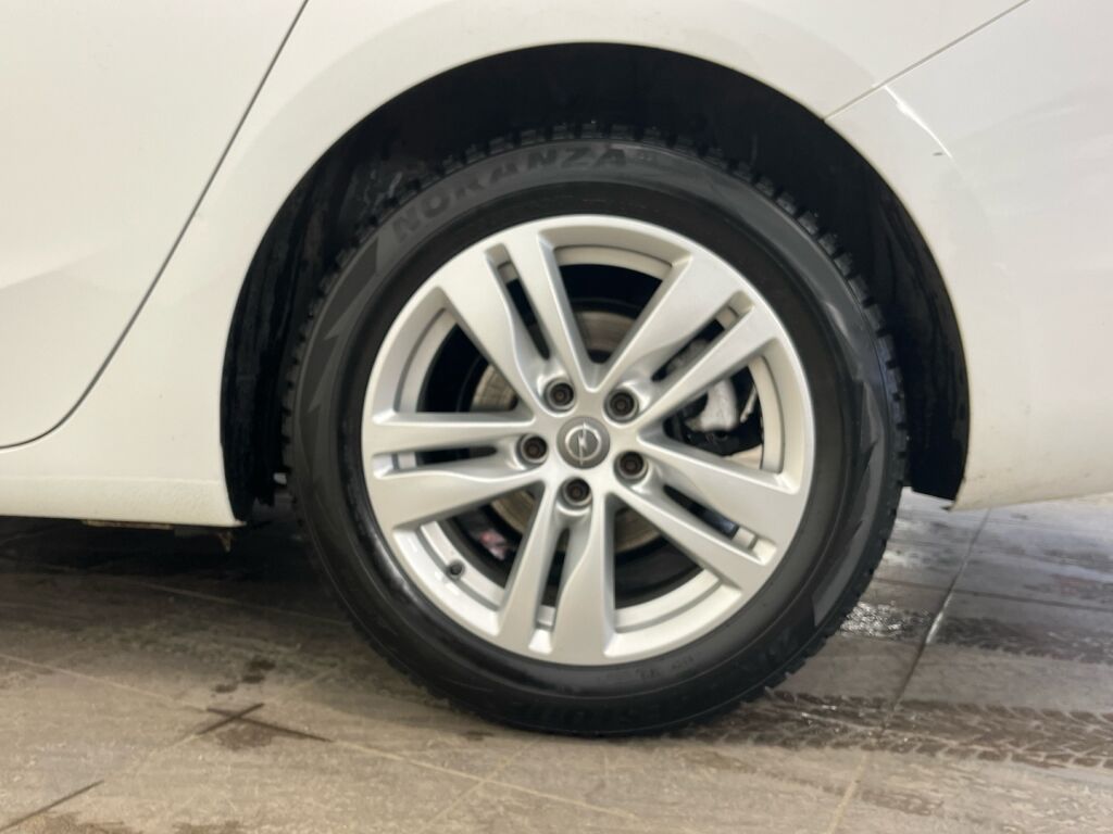 Opel Astra 2020 Valkoinen