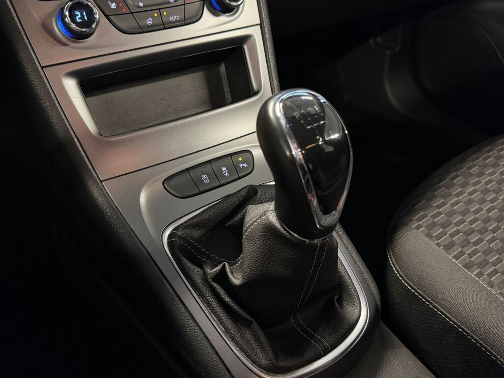 Opel Astra 2020 Valkoinen