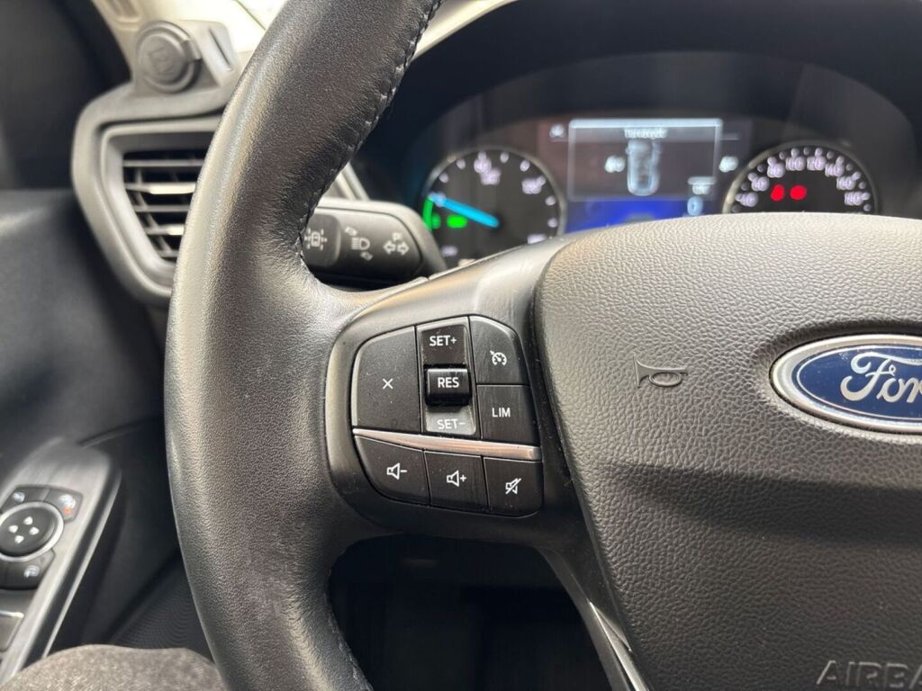 Ford Kuga 2021 Harmaa