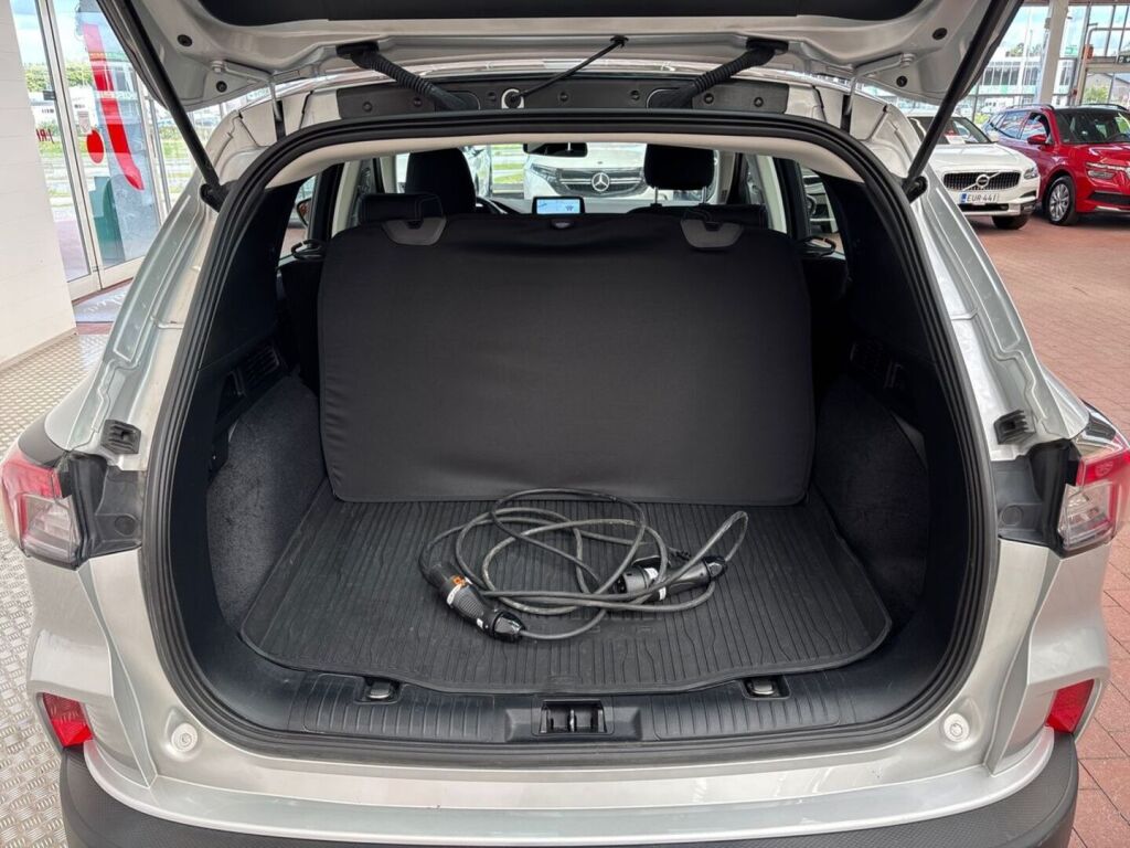 Ford Kuga 2021 Harmaa