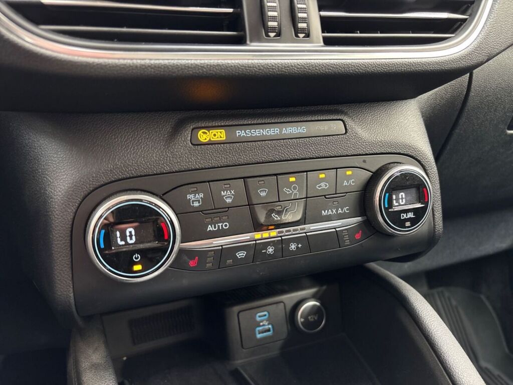 Ford Kuga 2021 Harmaa