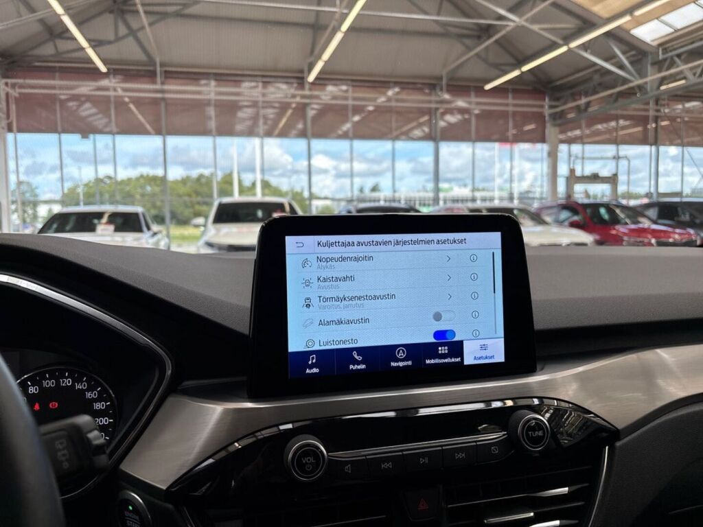 Ford Kuga 2021 Harmaa