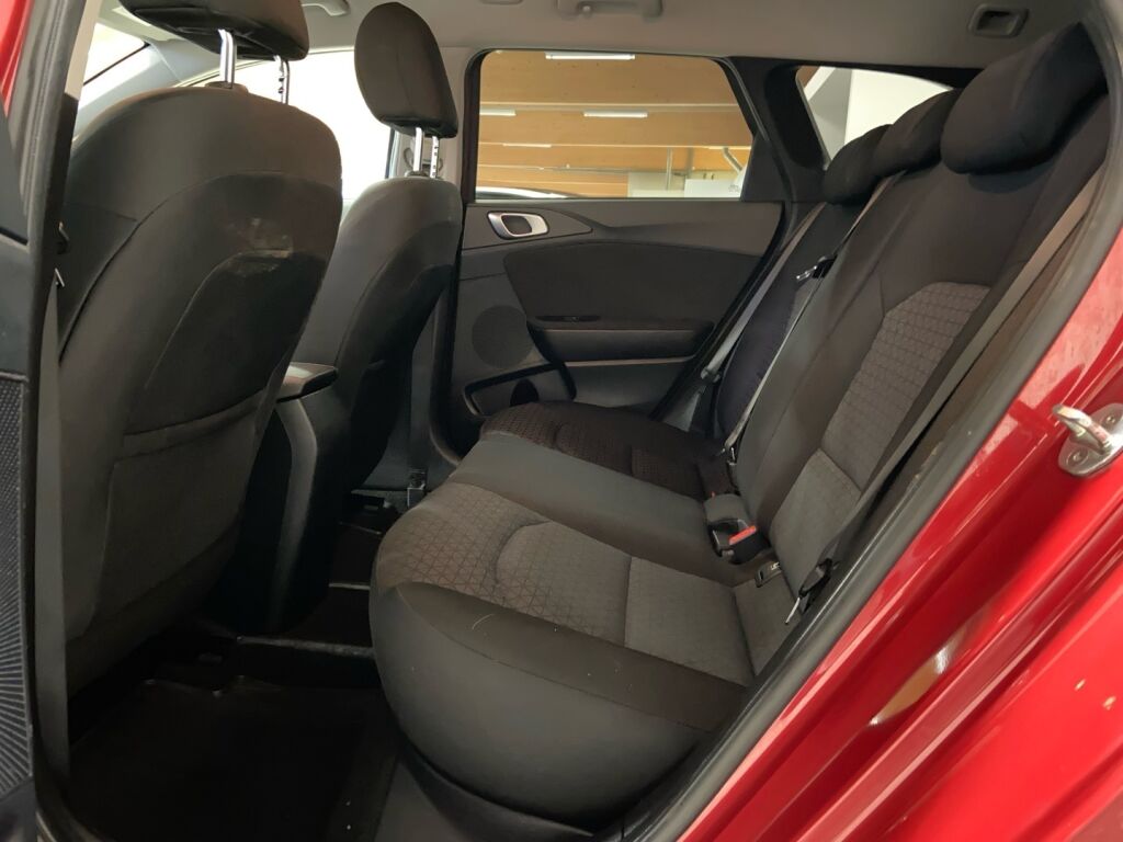 Kia Ceed 2022 Punainen