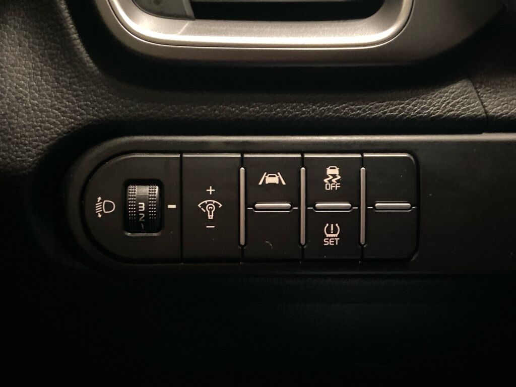 Kia Ceed 2022 Punainen